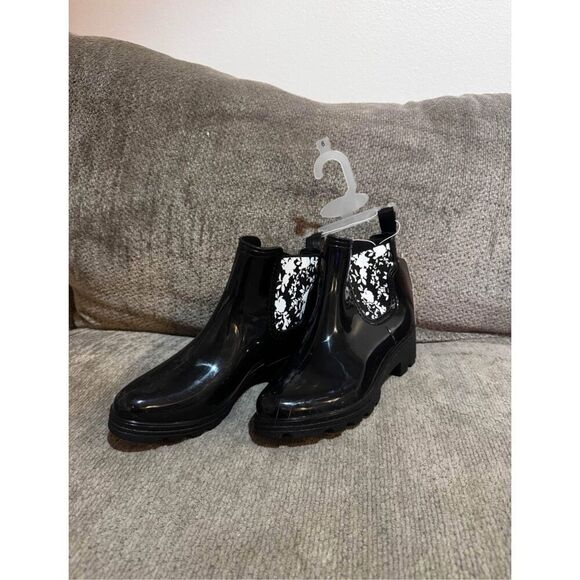 Laura Ashley Ladies Mid Cut Ankle Height Glossy Rain Boots - Picture 2 of 2